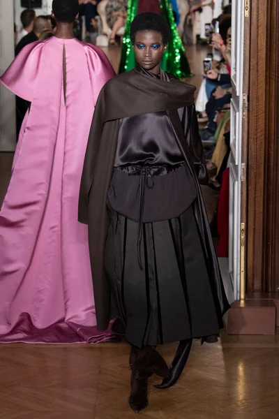 Look 3